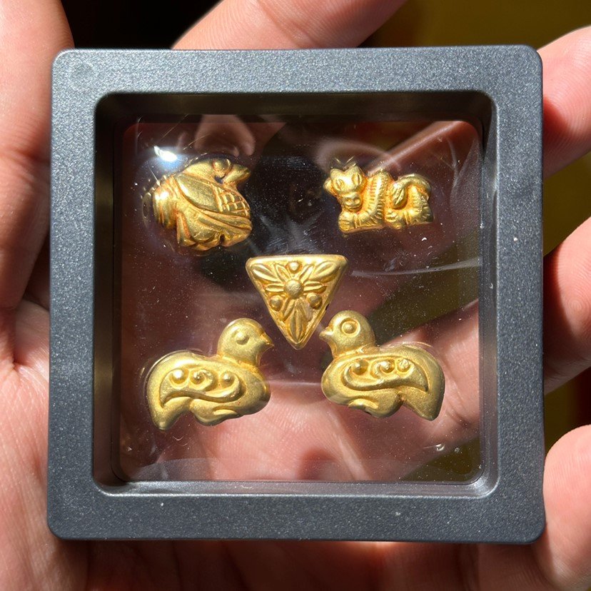老黄金饰品